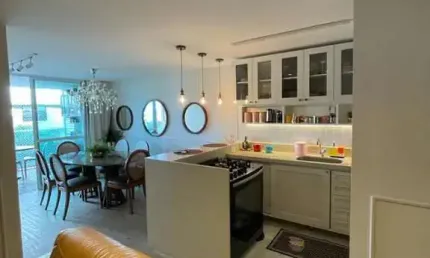 Apartamento seminovo com 3 suítes e área de lazer na beira mar do Cabo Branco