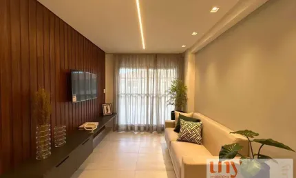Apartamento com 2 quartos e área externa em prédio seminovo próximo da praia no Cabo Branco