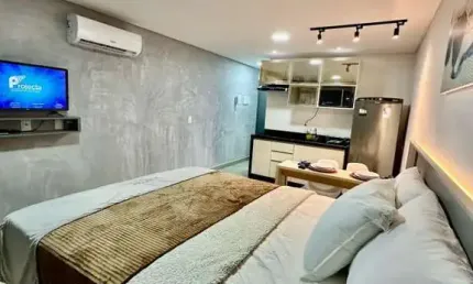 Flat pronto todo mobiliado no Jardim Oceania a poucos metros do mar.