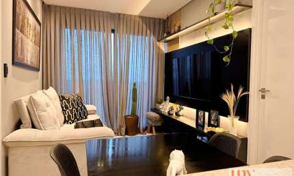 Apartamento novo em andar alto com 2 quartos todo mobiliado no bairro Miramar