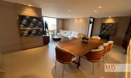 Apartamento com 4 suítes e 3 vagas próximo da praia no Cabo Branco