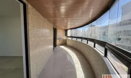 Apartamento amplo todo reformado com 220 m² e 4 suítes em Manaíra