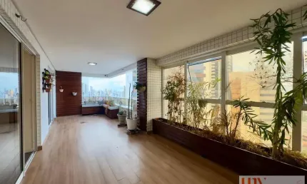 Apartamento com 265 m² e 4 suítes em ótima localização no brisamar