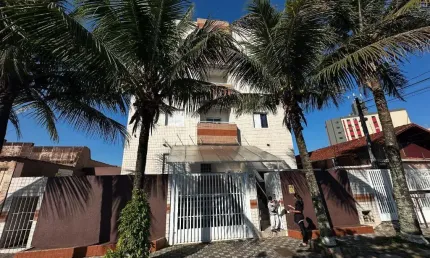 Apartamento 2 dormitórios em mongaguá 50 metros da  praia .