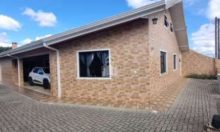 Casa com 3 quartos à venda na Angelo Cequinel, 39, Salgadinho, Campo Largo por R$ 750.000