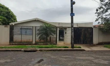 Casa à venda na Rua Antônio Miles, 252, Conjunto João de Barro Porto Seguro II, Maringá