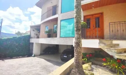 Sobrado de 3 suítes, 6 vagas, piscina e churrasqueira, a venda próximo a serra da cantareira