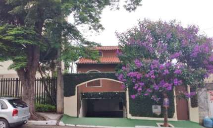 Casa para locação e venda com 6 dormitórios, sendo 2 suítes e 3 vagas de garagem em Santana