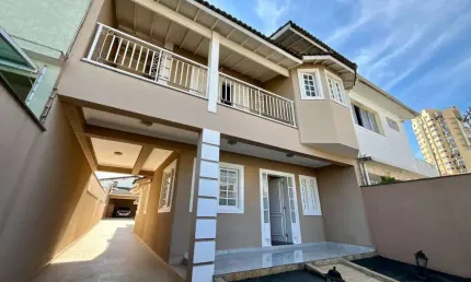 Casa para Locação com  4 dormitórios, 7 vagas de garagem, no Jardim São Paulo