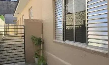 Casa para locação no bairro Santa Teresinha com 1 Quarto e banheiro por R$1.700,00 (Mês)