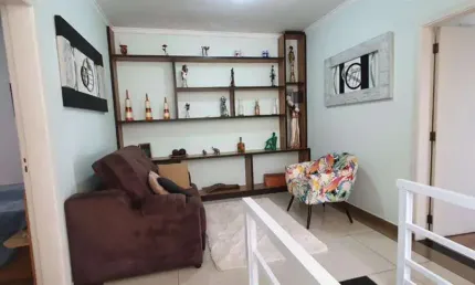 Sobrado em rua tranquila, 3 dormitório(s) 3 suítes 4 vaga(s)área útil: 190,00 m²