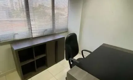 Sala para locação  02 banheiros, cozinha 02 Vaga(s)Área útil: 42,00 m²