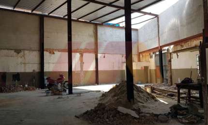 Galpão Comercial com 42o metros para locação em Santana.
