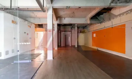 Salão Comercial para locação no Imirim com 400 metro e 14 vagas de garagem.