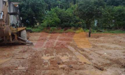 Terreno para garagem de caminhões, ônibus ou maquinas.