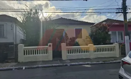 Casa para venda, com 2 dormitórios, sem vaga de garagem, 250m². localizado no tremembé.