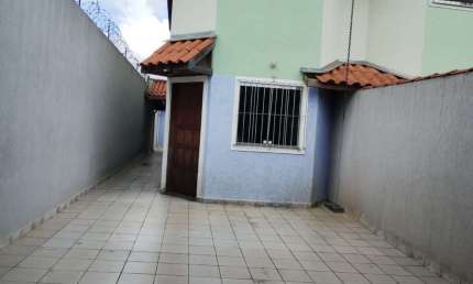 Casa com 2 quartos à venda na Rua Murilo Mendes, --, Parque Piratininga, Itaquaquecetuba por R$ 375.000