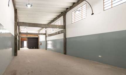 Barracão / Galpão / Depósito para alugar na Brasileira, --, Vila Endres, Guarulhos por R$ 10.500