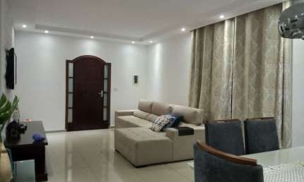 Casa com 3 quartos à venda na Rua Marechal Mascarenhas de Morais, --, Conjunto Alvorada, Poá por R$ 1.000.000