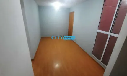 Apartamento com 2 quartos para alugar na dos Periquitos, --, Chácara Holiday, Itaquaquecetuba por R$ 900