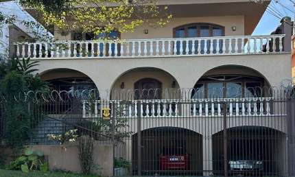 Casa Alto Padrão para locação em Guabirotuba Curitiba-PR