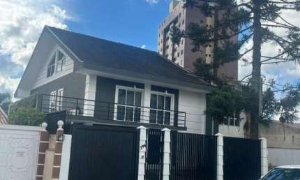 Casa Alto Padrão para Venda em Três Marias São José dos Pinhais-PR