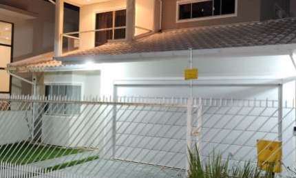 Casa à venda em Vendaval, Biguaçu: 3 dormitórios, 1 suíte, 4 banheiros, 318m² de área útil. Confira!