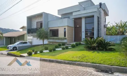 Casa à venda em cachoeira do bom jesus, florianópolis: 235m², 4 suítes, 5 banheiros. confira!