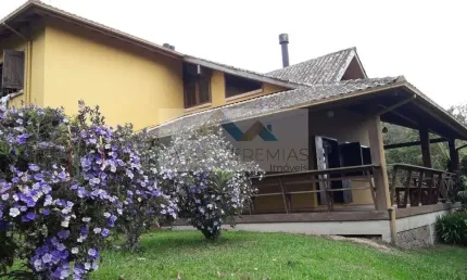 Sítio à venda no centro de rancho queimado: 200m², 3 dormitórios, 1 suíte, 2 banheiros por r$3.500.000.