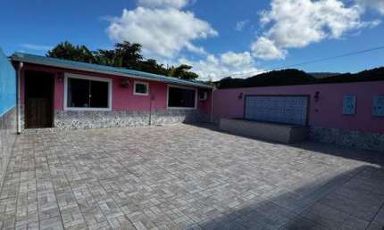 'Casa 4 Dormitórios em São João do Rio Vermelho - R$700.000'