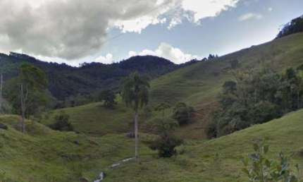 Sítio à venda em Fazenda, Biguaçu, por R$1.500.000. Oportunidade única para morar ou investir!