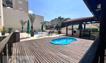 Apartamento à venda em Coqueiros, Florianópolis: 3 dormitórios, 1 suíte, 83,91m² por R$990.000. Confira!