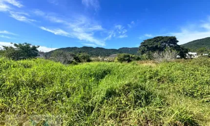 Lote à venda em Vargem Grande, Florianópolis: 2.458m² de área útil por R$1.300.000. Oportunidade única!