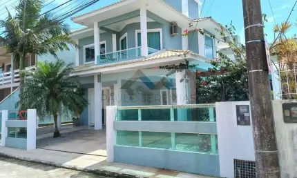 Casa à Venda em Ingleses do Rio Vermelho - 187m² por R$1,3M
