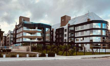 Apartamento à venda nos Ingleses, Florianópolis: 2 suítes, 79m², moderno, por R$1.450.000. Confira!