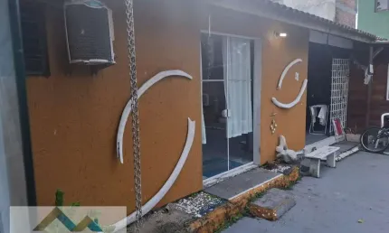 Casa para locação no campeche, florianópolis: 120m², 3 suítes, 3 banheiros, por r$4.600. confira!