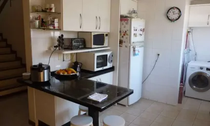 Venda sobrado em Cidade Universitária Pedra Branca, Palhoça: 3 dorms, 1 suíte, 3 banheiros, 111.03m² por R$ 599.000!