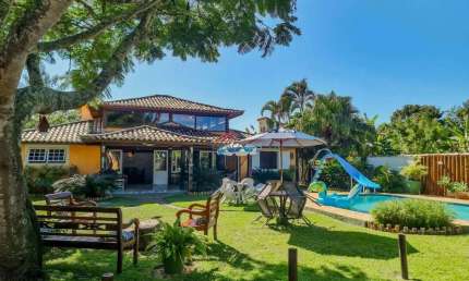 Casa espetacular a poucos metros da areia de Geribá