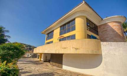 IMÓVEL DE ALTO PADRÃO ENTRE AS PRAIAS DOS OSSOS E JOÃO FERNANDES