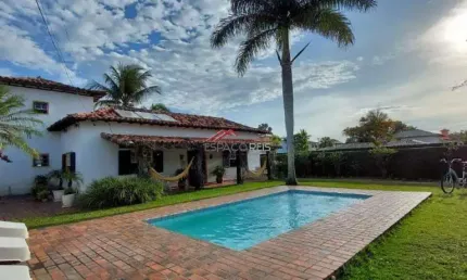 GERIBÁ A POUCOS METROS DA PRAIA - CASA TIPICAMENTE BUZIANA COM 4 QUARTOS + EDÍCULA E TERRENO AO LADO COM 800M.