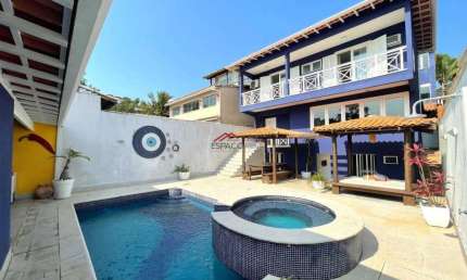 Casa de Condomínio com 7 quartos, sendo 4 suites com piscina e sauna privativas