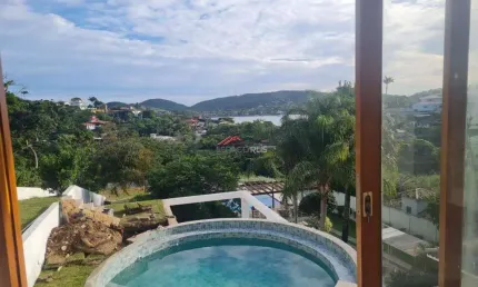 Casa à venda na Rua Hildegard Rosenthal, Ferradura, Armação dos Búzios