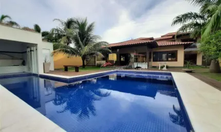 Maravilhosa casa na Marina com 05 suítes, piscina e sauna, com 439M² de área construída em terreno de 1000M².