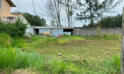 Terreno à venda dentro de condomínio em Manguinhos em Buzios