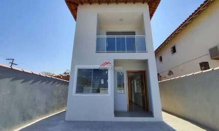 Duplex com 03 quartos e piscina a 200 metros da Praia Rasa!