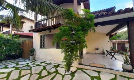 Casa de condomínio à venda, 3 quartos, sendo 2 suítes, 2 vagas, á 150m da praia. Baía Formosa