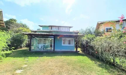 Casa à venda com 4 quartos dentro de condomínio na Ferradura em Buzios