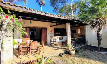 Casa independente com 03 quartos e piscina em Geribá