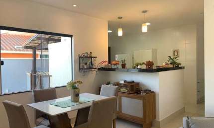 Casa linear para venda com 3 quartos no bairro Caravelas.