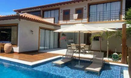 Casa à venda com 5 suítes independente na Brava em Buzios